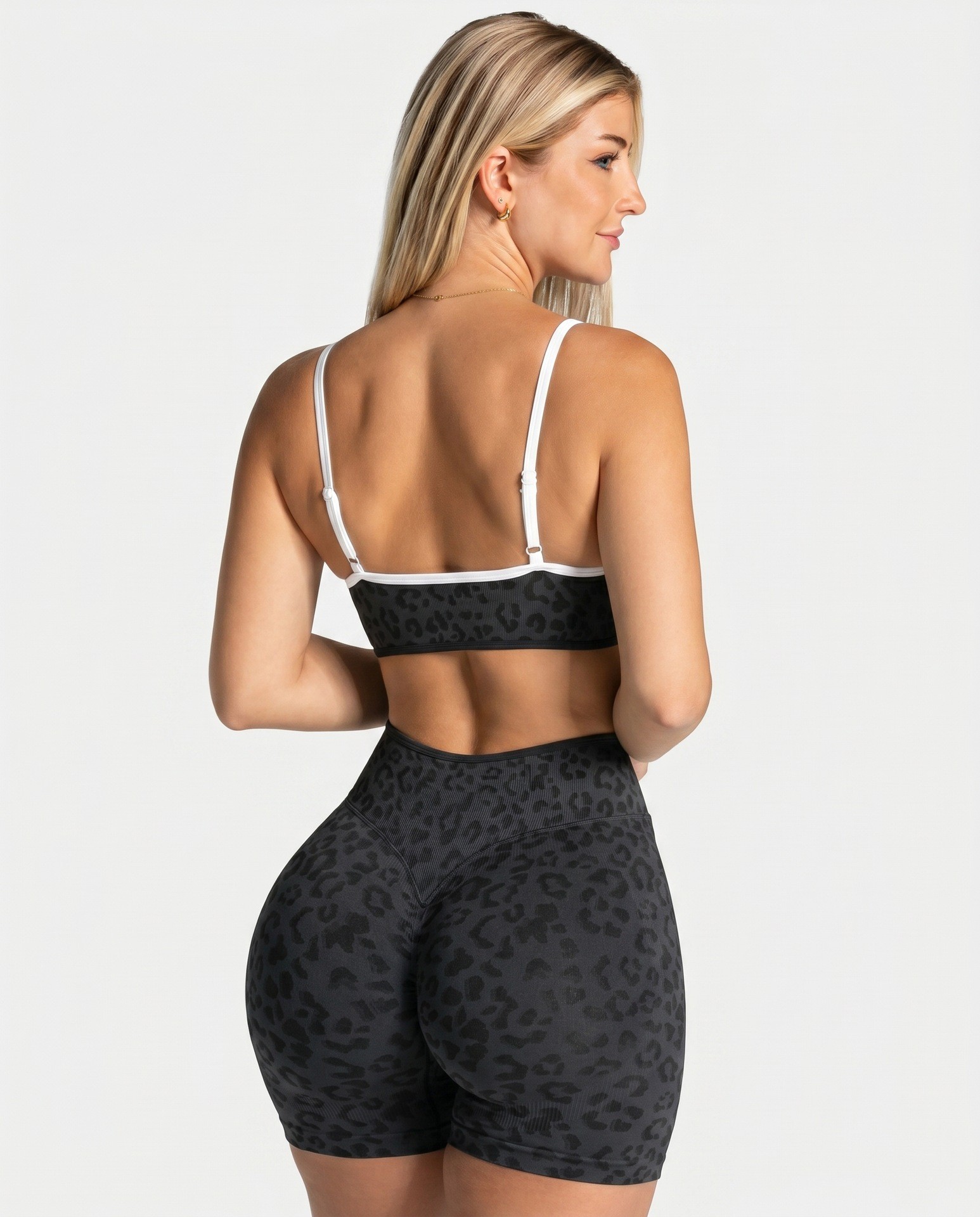 TEOO transfronterizo sin costuras 3D impresión de leopardo pantalones cortos de yoga de borde de miel hump bra deportivo ropa de fitness set de yoga