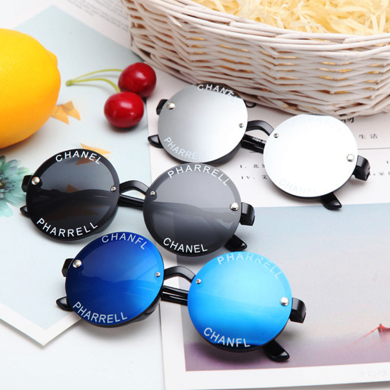 A stylish round cartoon animal children's sunglasses with English letters, featuring 100 frames without rims for trendy babies.