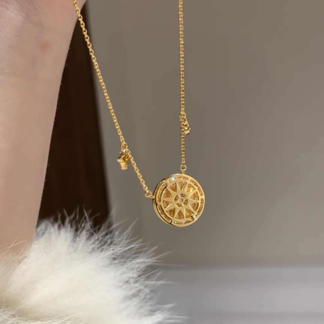 Minimalist Layered Necklace For Women With Delicate Chains_voghion.com