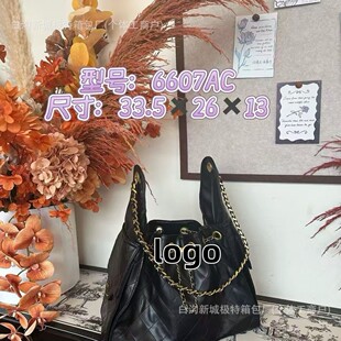 �羳Ů��С�� ˮͰб������K��Ƥ�μ��hoҸ�°���Ƥ���朗l