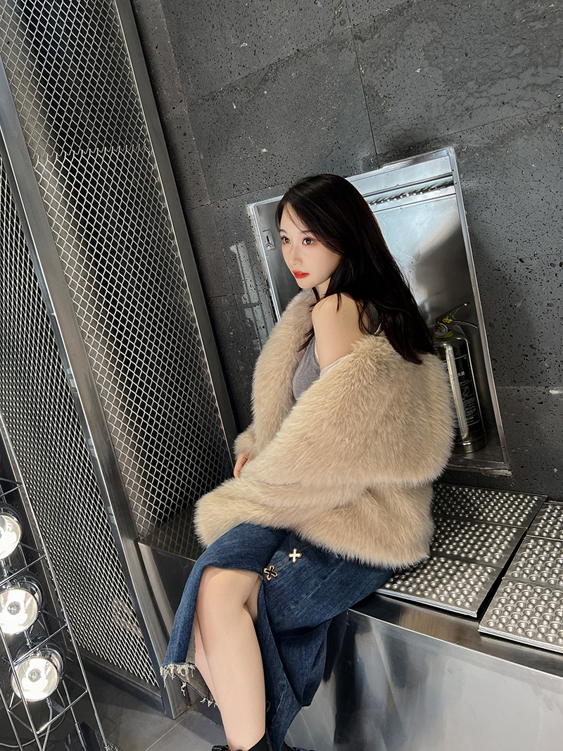 1400g Weight Faux Fur Coat Outerwear Type Long Sleeve Sleeve Length Regular Sleeve Sleeve Type Artificial Fur Fabric Type Regular Top Length Coat Tops Type Holiday, Daily Occasion Turndown Neckline Loose Fit Type Solid Color Pattern Winter, Autumn Season Women's Gender Elegant, Streetwear Style Women's Elegant Streetwear Solid Color Coat Faux Fur Coat 15