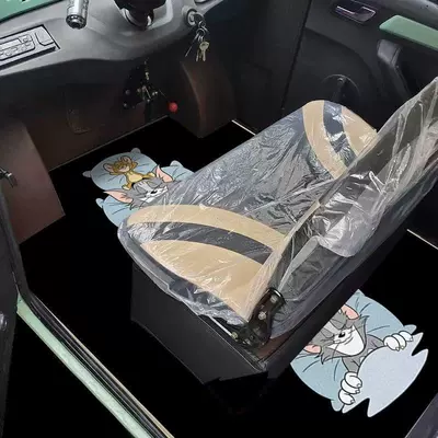 Universal Foot Pad – Car Floor Mats, Enclosed Wear-Resistant - tom-and-jerry-100140cm-cut-by-yourself