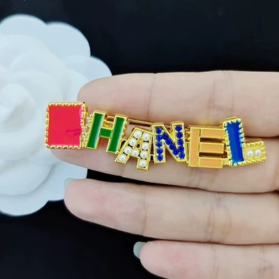 High quality full letter brooch double enamel color craft pearl colored diamond pin small incense pin shoes clothing bags pin buckle