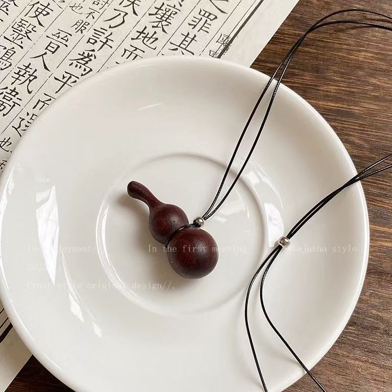 Brown gourd necklace