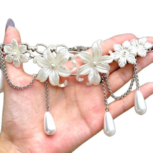 Collier à pompon en forme de goutte d'eau avec perle et fleur d'iris française pour femme, un bijou raffiné et léger, d'un style élégant et polyvalent._voghion.com