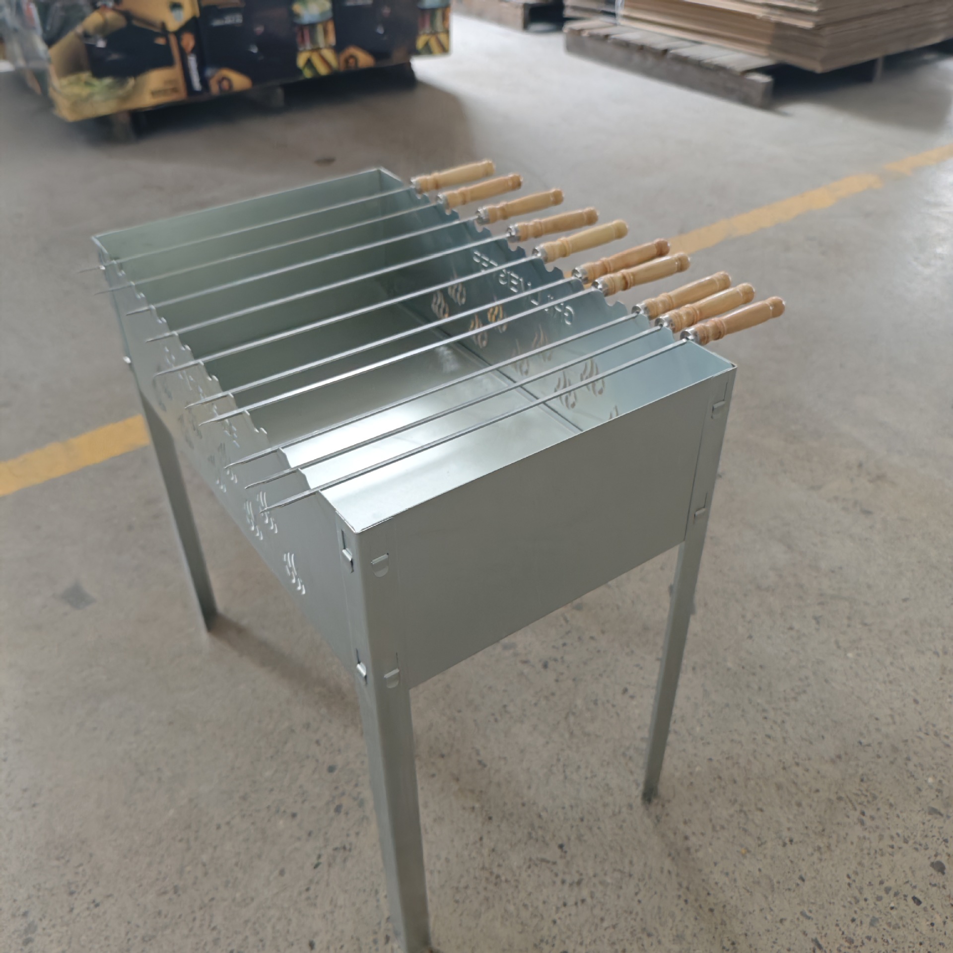 Parrilla de barbacoa portátil simple al aire libre acampamiento de acero inoxidable engrosado BBQ utensilios de barbacoa parrilla de carbón doméstica