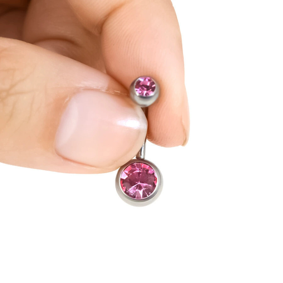16G labret stud size and finish detail