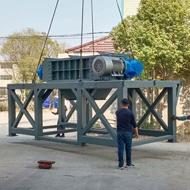 破碎机;切胶机;其他粉碎设备