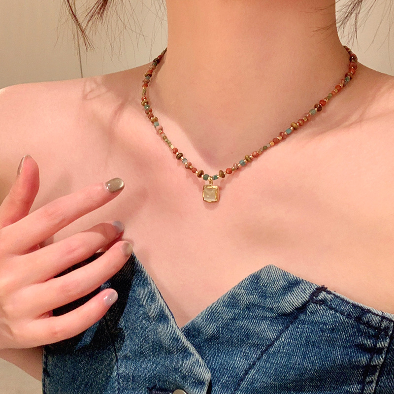 Sweet Elegant Colorfulful Beaded Necklace Women's Accessible Luxury Niche High-End Cat's Eye Small Square Pendant Clavicle Chain