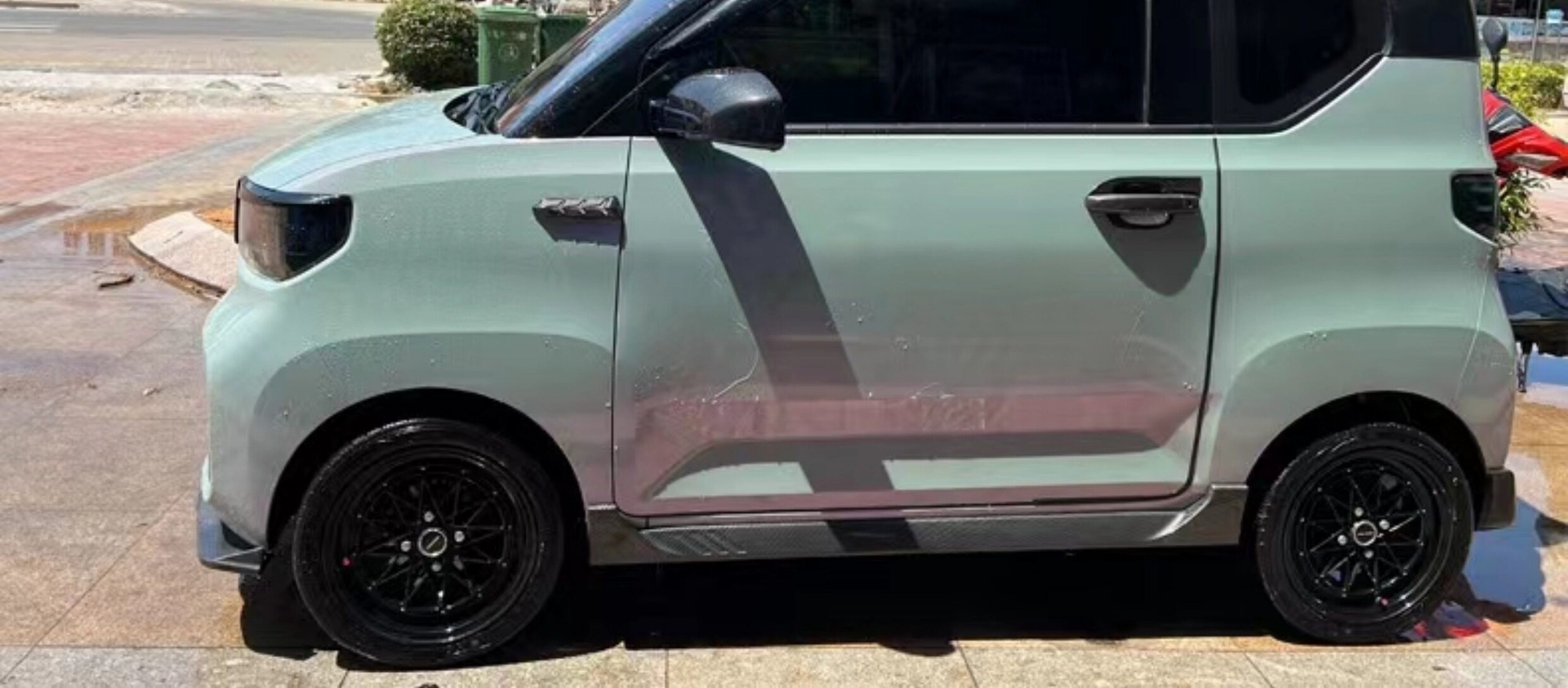 Suitable for Wuling Hongguang mini roof luggage box, third-generation macaron luggage rack, small SUV roof luggage box