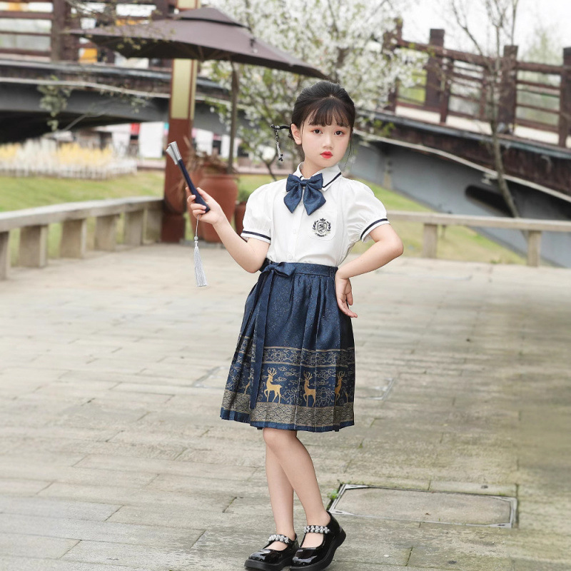 Girls' Elegant Horse-Face Skirt Two-Piece Set, Trendy Children's Outfit, New Summer 2026 Collection