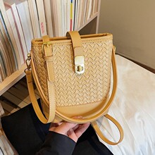 �羳�������r�аٴ��2026�¿��ļ�Ů�μ����ͨ�ڿ�б��ˮͰ��