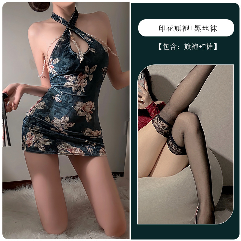 짙은 녹색 프린트 치파오 + 블랙 스타킹