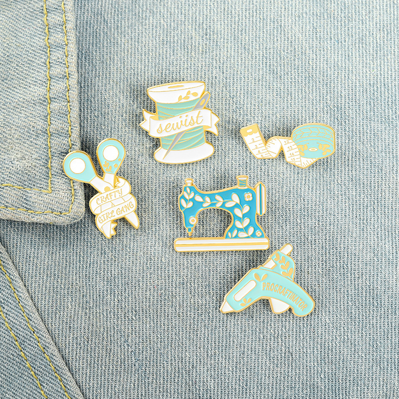 Cartoon Style Geometric Alloy Enamel Unisex Brooches display picture 5