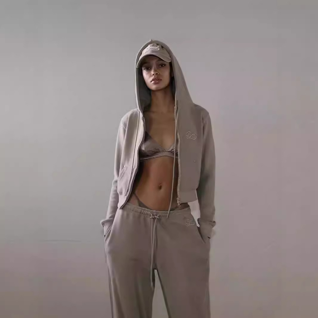 ファッションブランドのbadbloodアメリカ式の帽子付きの女性の通常のタイプの刺繍のファスナーの運動のカーディガンの上着