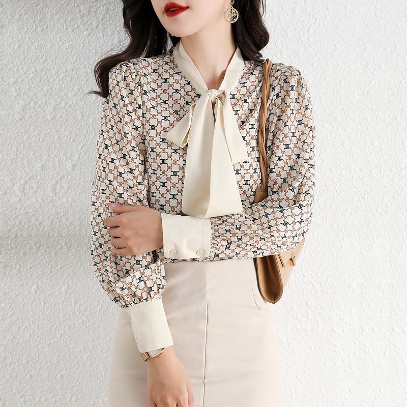 Design spring long-sleeve with bow
