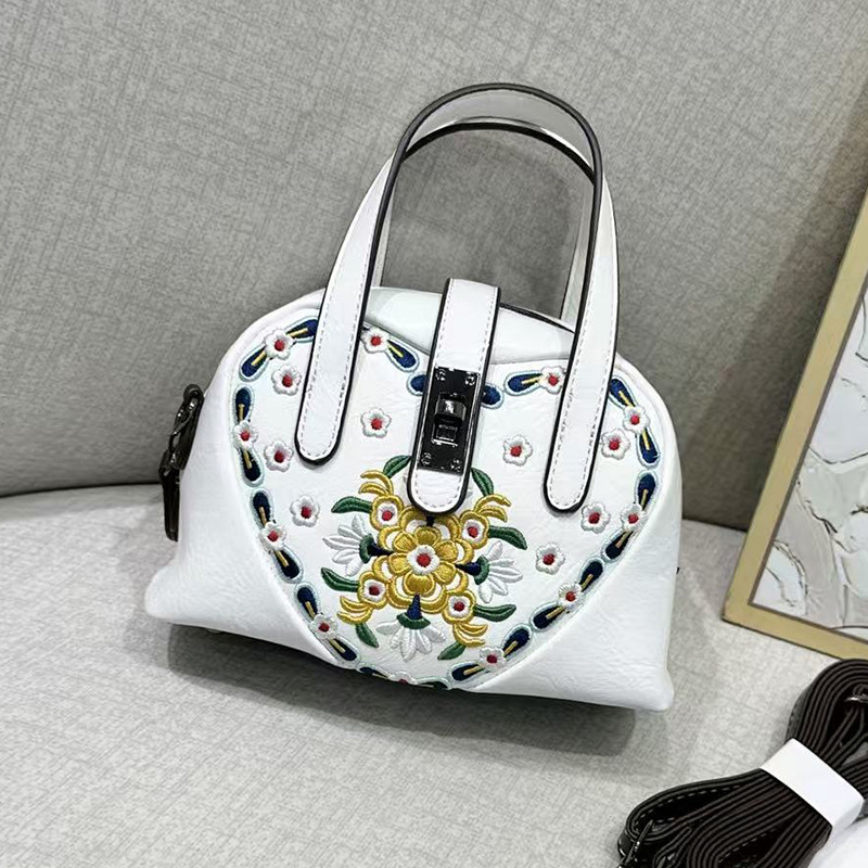 2026 New Embroidered New Chinese Style Cross-Border Handbag with Cotton and Linen Xiangyun Silk, Suitable for Pairing with Qipao, Can Be Used as a Shoulder or Crossbody Bag