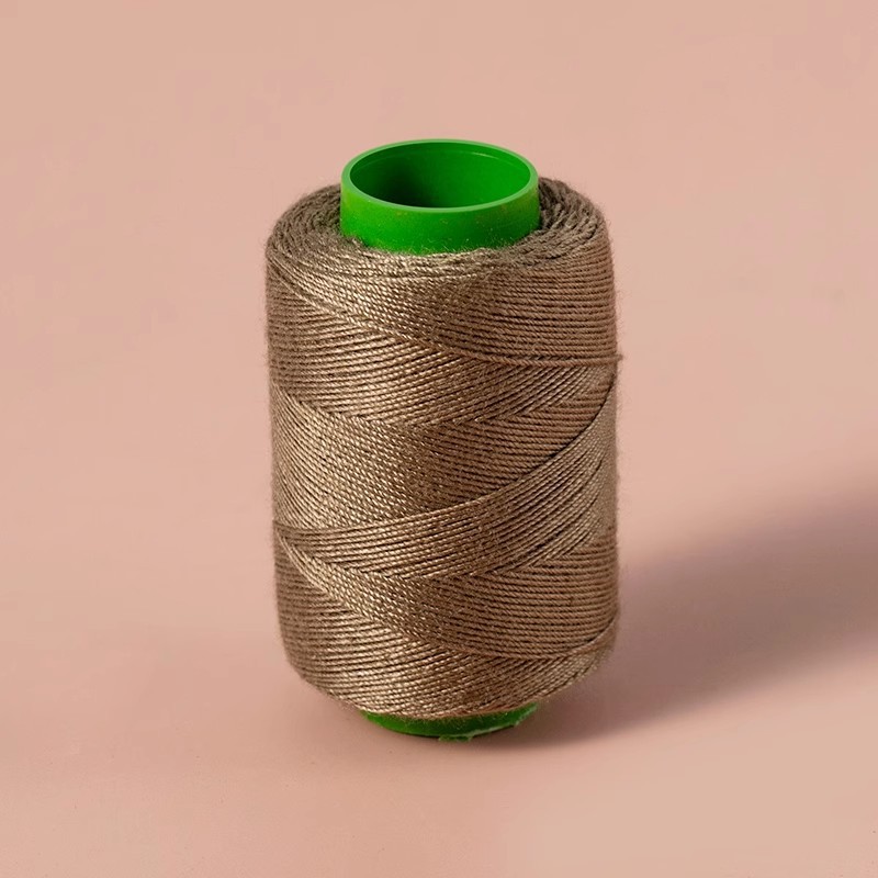 카키색 굵은 실 1개