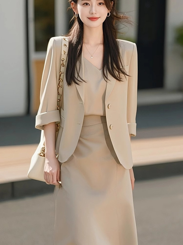 网红爆款时尚西服套装裙女2025秋季新款卡其色外套吊带裙两件套|undefined