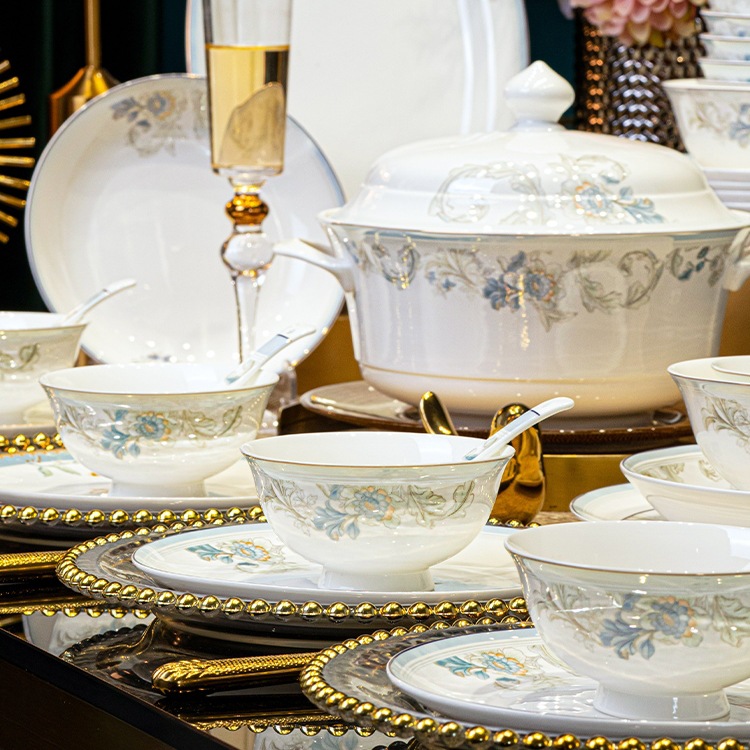 景德镇陶瓷餐具套装2025新款家用好看的中式乔迁礼盒新婚碗碟