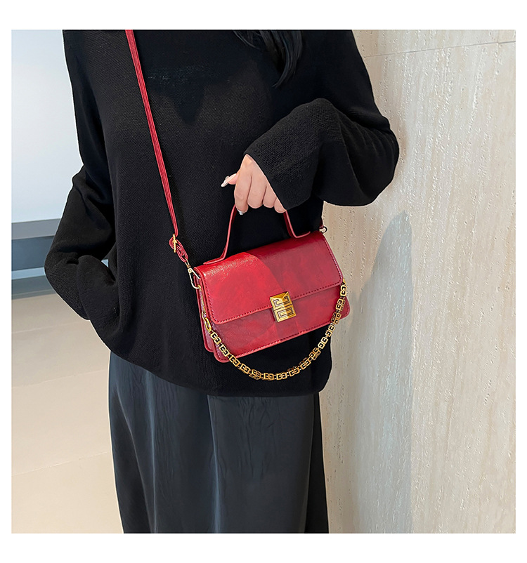2024 Nuova trama alla moda piccola tracolla a catena quadrata casual semplice moda borsa a tracolla singola da donna_voghion.com