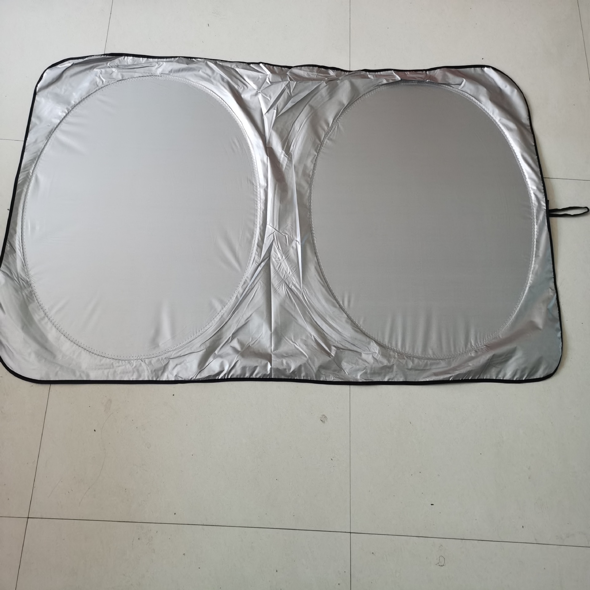 Fábrica de suministro directo de logotipo de procesamiento de automóviles doble anillo de pantalla solar tela de plata de protección solar aislamiento térmico muchos tamaños