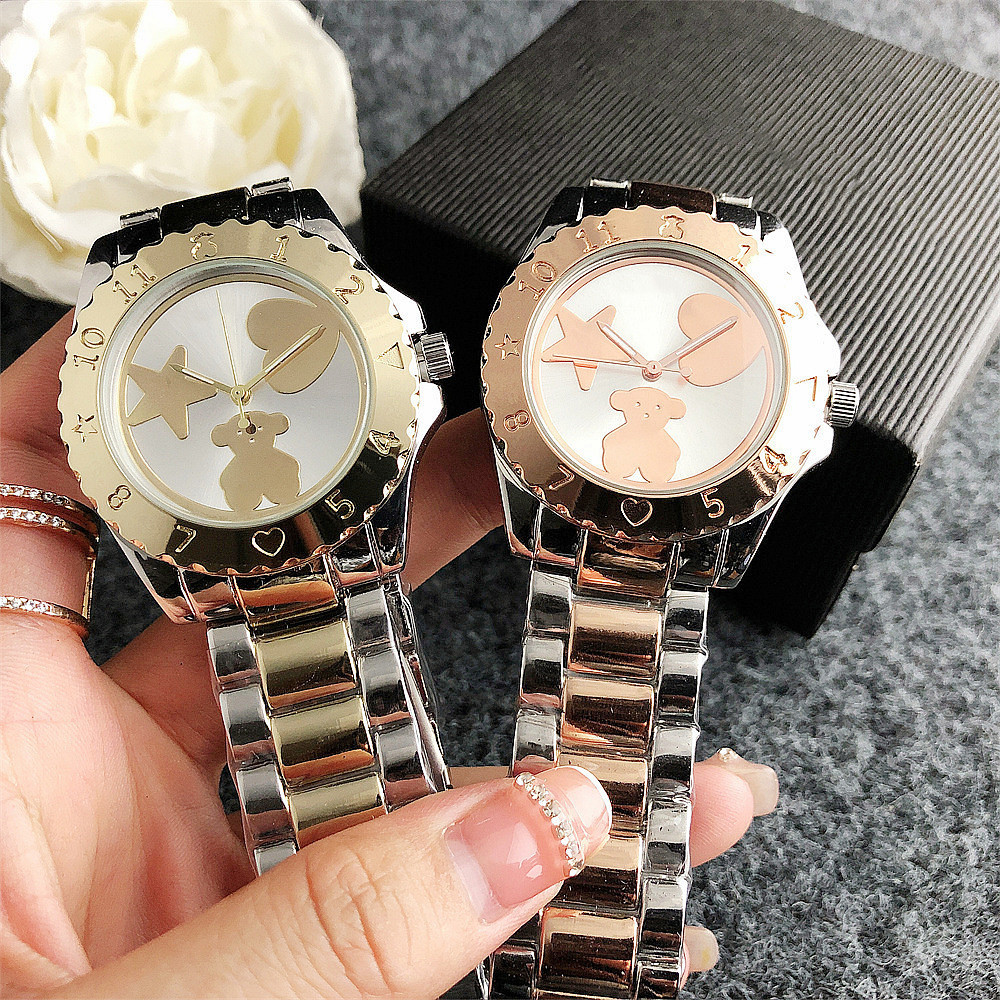 Dames horloge met peach beer motief en elegant design_voghion.com