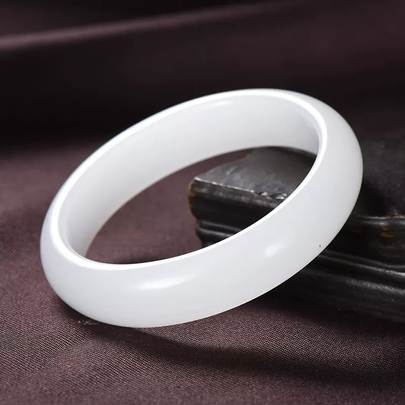 新疆和田白玉镯子羊脂玉手镯少女玉石真玉手镯女士旺夫玉手镯饰品