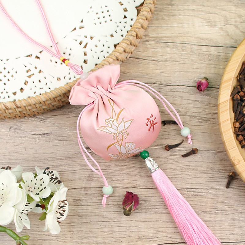 Dragon Boat Festival Repelente de mosquitos Bolsita de brocado Bolsa vacía Protector de bolsita Colgante de coche de estilo antiguo portátil Regalo del festival del barco del dragón