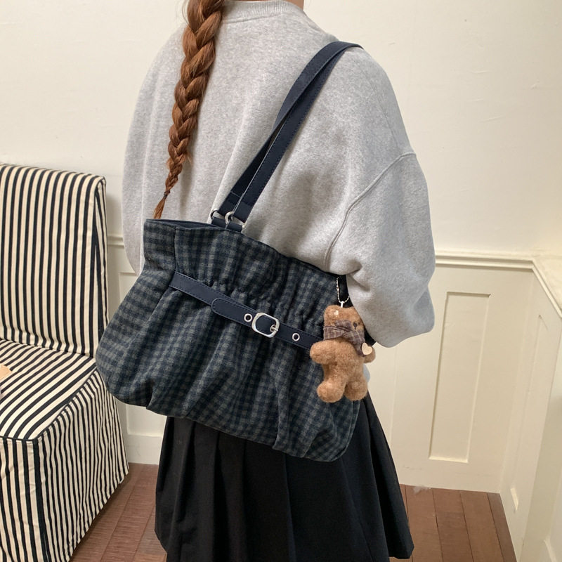 Túi tote nữ quai đeo vai dáng shopping cỡ lớn, chất liệu dạ, kiểu mới mùa đông — Màu cà phê Không có mặt dây chuyền, Màu xanh không có mặt dây chuyền, Màu đỏ không có mặt dây chuyền, Đen không có mặt dây chuyền chi tiết 22