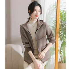 妈妈春装新款休闲夹克女毛衣洋气开衫中老年人春秋季针织翻领外套