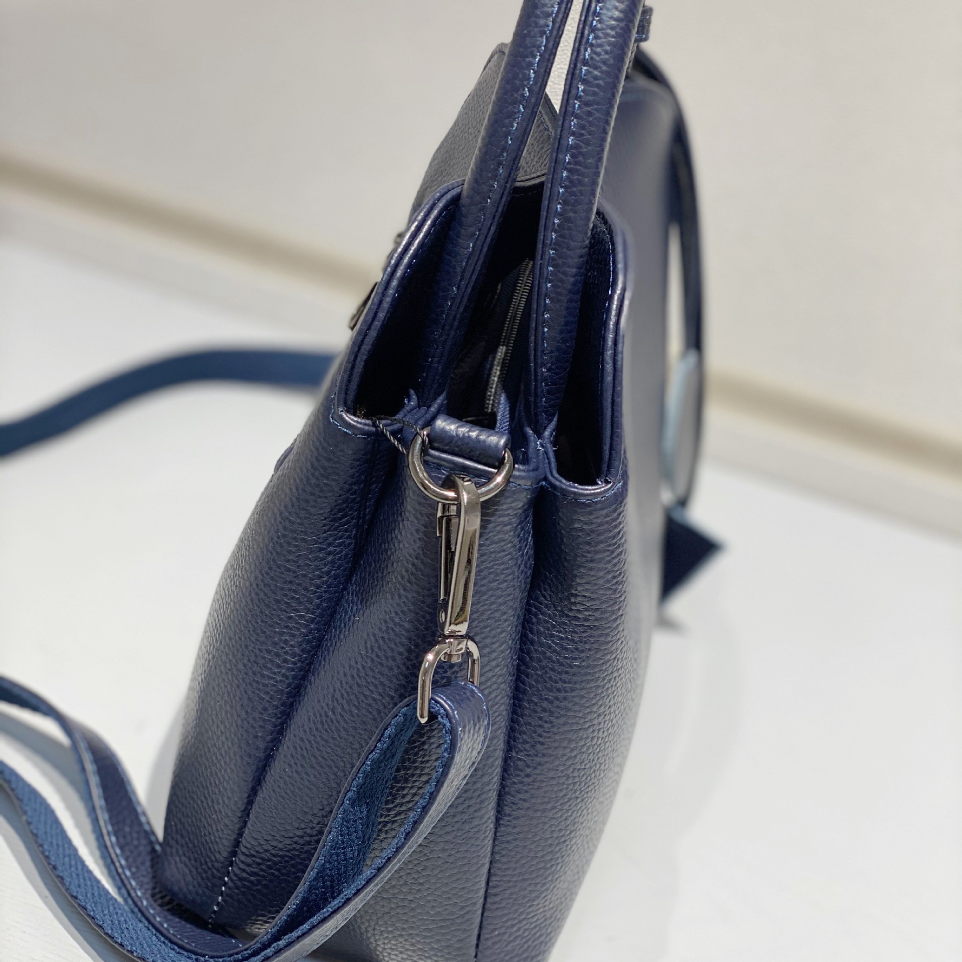 Bolso de Mujer 2025 de Cuero Genuino, Bolso de Gran Capacidad, Bolso Cuadrado Pequeño de Cuero Suave, Primera Capa de Piel de Vaca, Bolso Cruzado, Bolso Tote Esencial para Viajar al Trabajo
