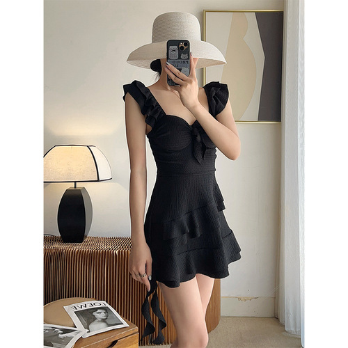 New Ladies One-Piece French Elegant Pure Desire Nautical Edge Gathering Beach Spa Vacation Swimsuit Wholesale