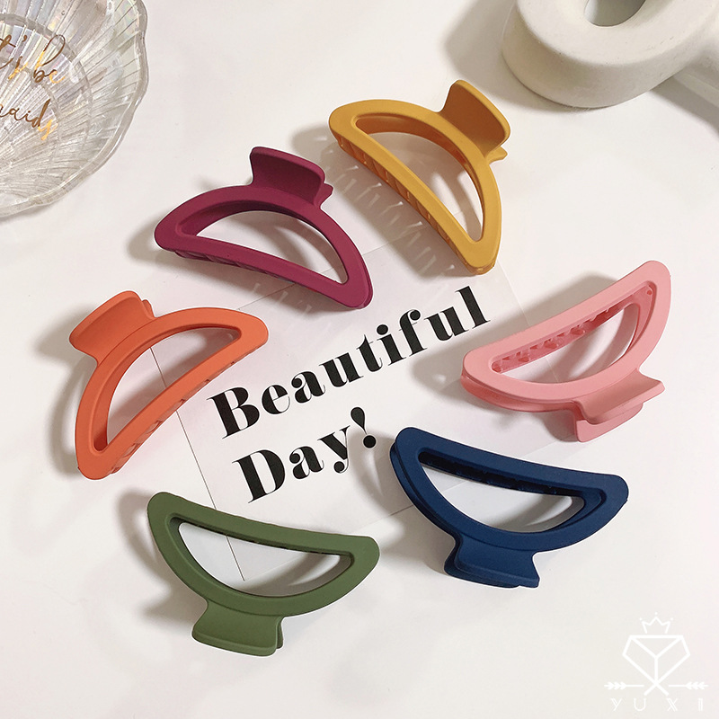 Estilo coreano nueva pinza de pelo curvada de tamaño medio agarre de pelo ámbar updo clip de pelo temperamento cabeza trasera cola de caballo clip tocado