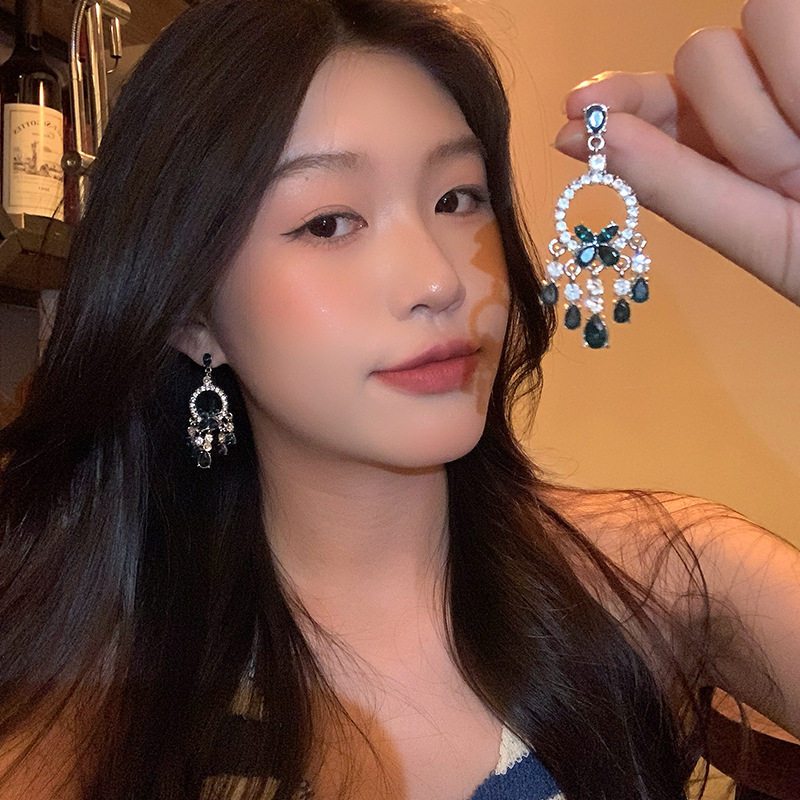港风复古时尚高级感水滴形流苏耳环女爆闪微镶锆石几何形耳钉耳饰|undefined