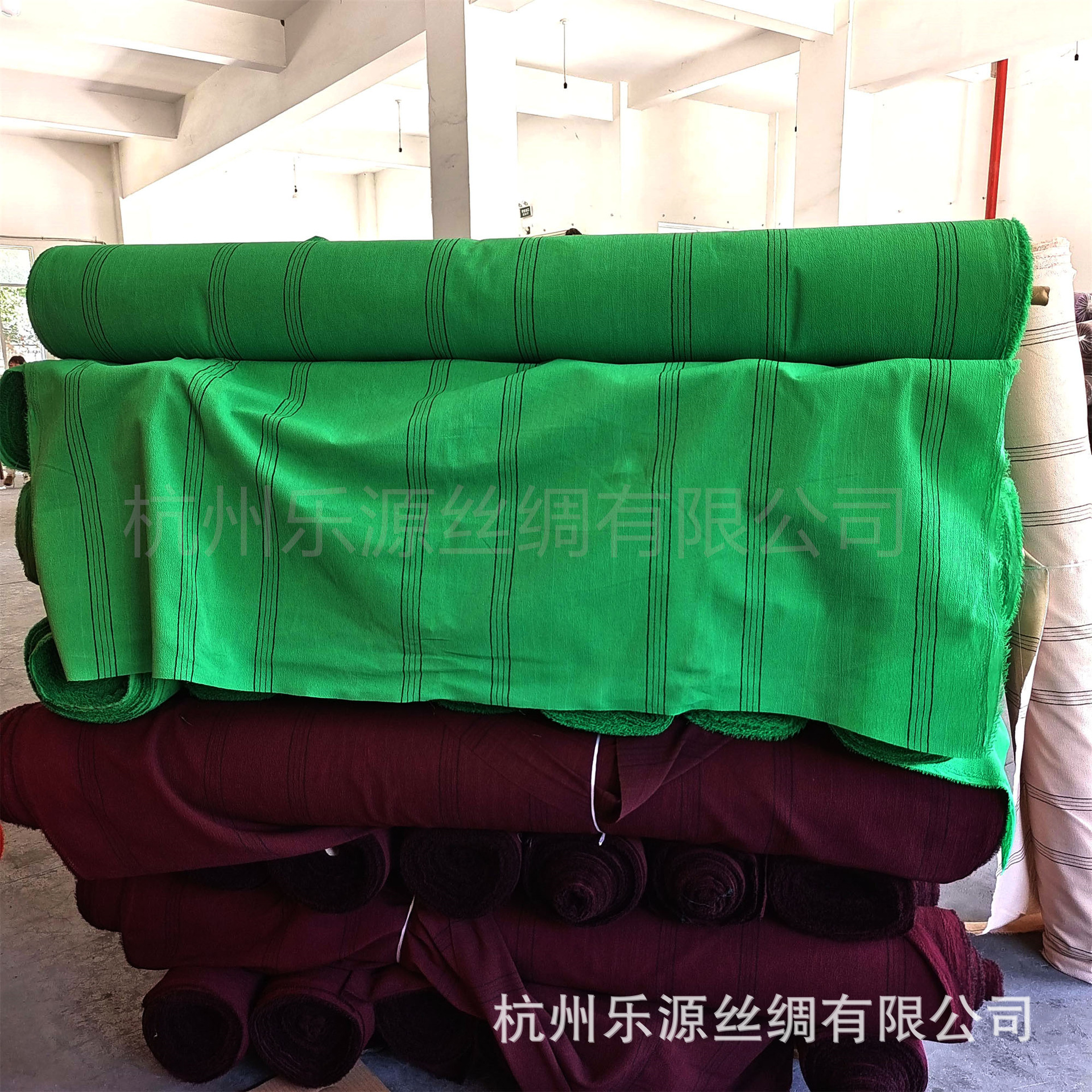 强力磨砂搓澡手套面料擦澡巾面料黑色洗澡面料粗砂澡巾布防滑