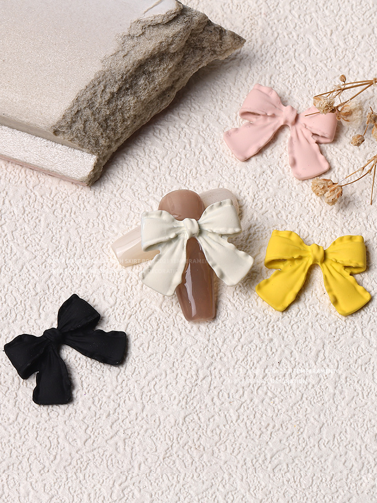 Blanco elegante esmerilado tridimensional de gran tamaño pequeño falda de encaje decoración de uñas Estilo coreano joyería de arco en línea celebridad uñas