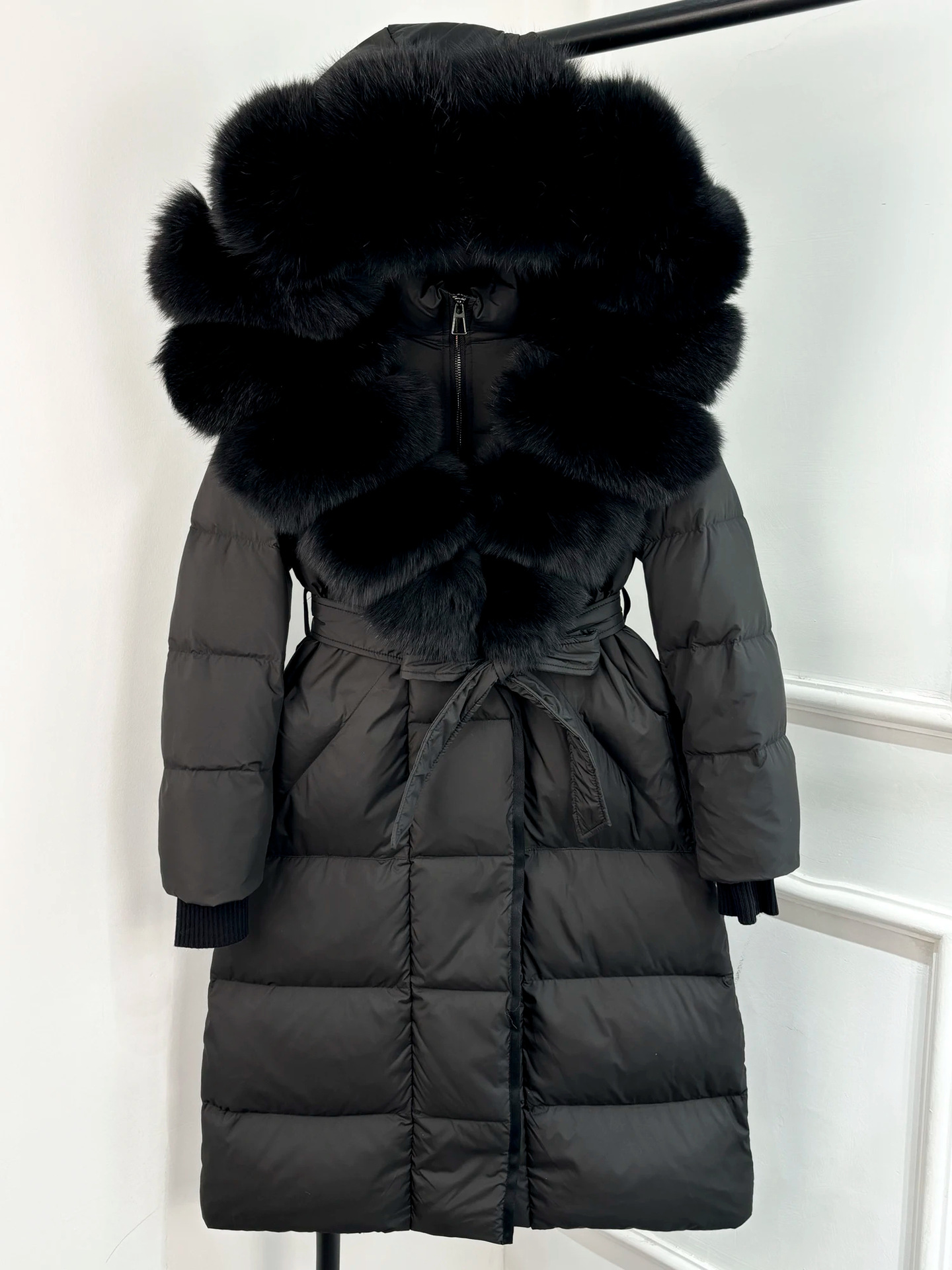 검은색+검은머리