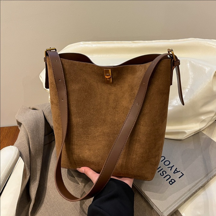 Autumn/Winter Bucket Bag Retro Suede Large Capacity Tote Bag For Women 2026 New Arrival Versatile Shoulder Crossbody Bag Set - Thumbnail 4