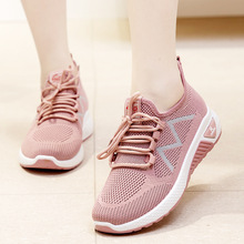 鞋子女春季2024休闲透气运动跑步鞋飞织女鞋厂家批发低帮透气舒适