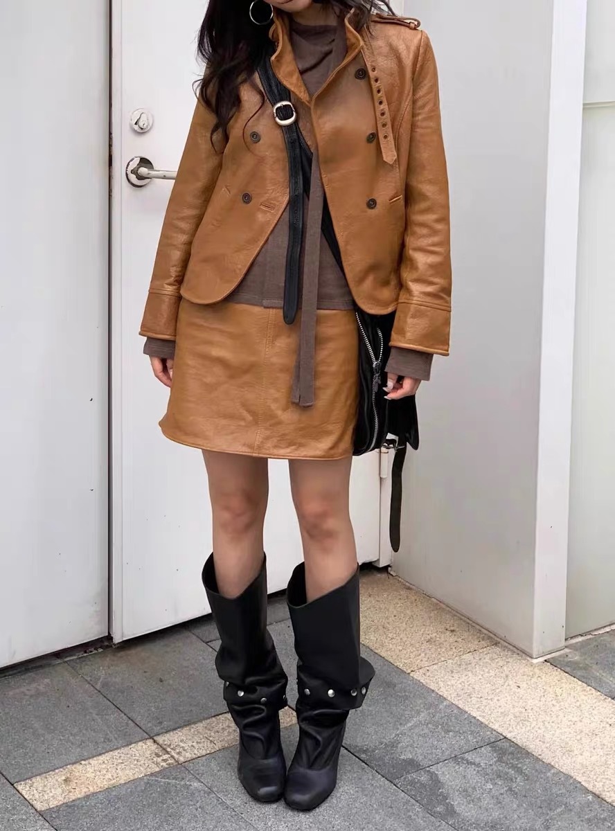 Doppelseitig abnehmbare Overknee-Stiefel aus Leder, brandneues Design mit verdickter Fersenniete, schmal geschnittene High-Top-Stiefel mit lockerer Passform. Neu Herbst/Winter 2025_voghion.com