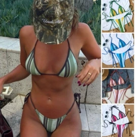 比基尼;连体泳衣