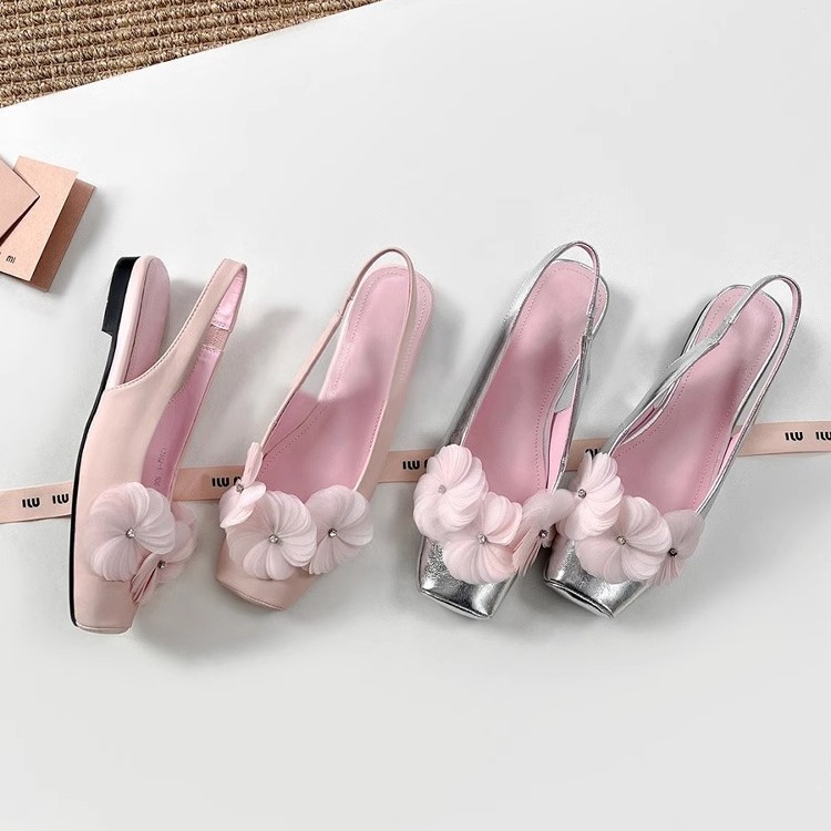 La marea no es sur ~ Zapatos con cabeza de bolso de flores para mujer, sandalias de punta cuadrada de verano, zapatos planos con cinturón de viento de hadas