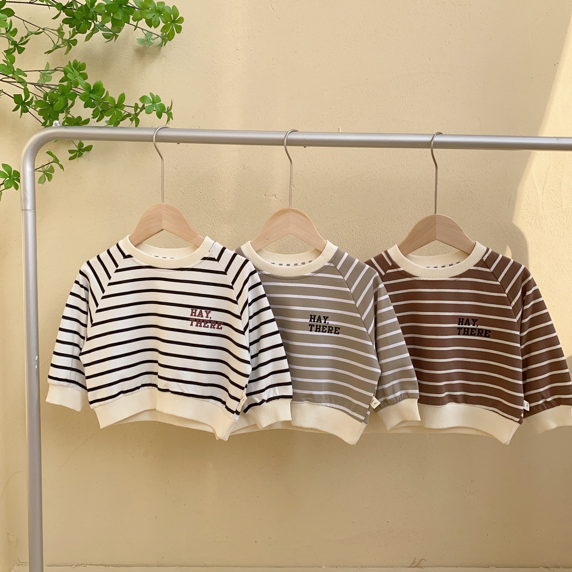 2023 primavera nuevo estilo coreano ropa infantil suéter a rayas para niños hombres y mujeres bebé Jersey primavera manga larga Camiseta