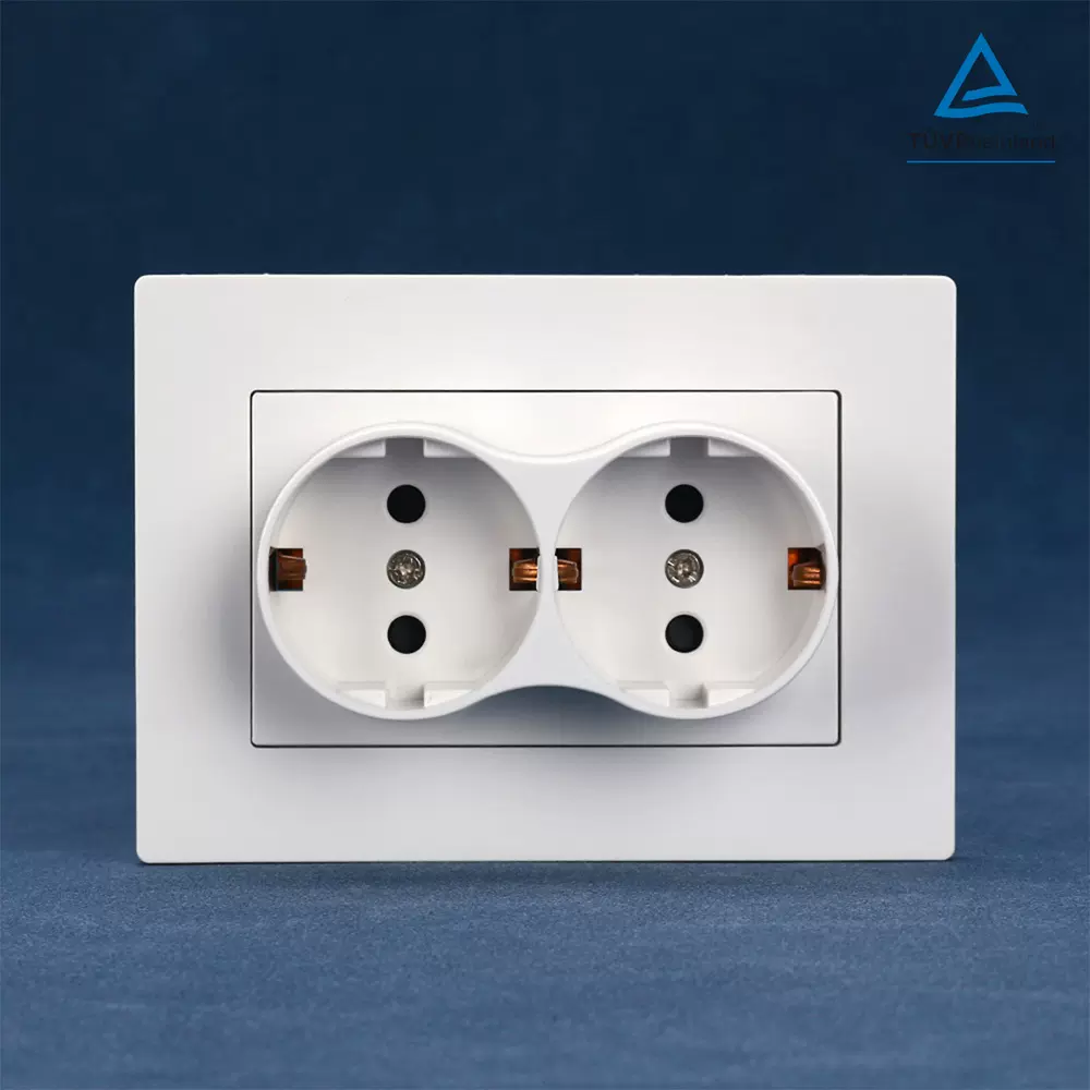 跨境出口欧规插座双德插阻燃PC面板德国墙壁插座ce认证 16A 250V