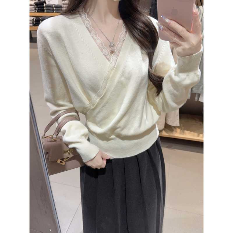Real Shot of Autumn and Winter Korean Style Pure Desire Lace Cross V-Neck Slim Fit Ruched Andy Velvet Inner Knit Top Real Shot of Autumn and Winter Korean Style Pure Desire Lace Cross V-Neck Slim Fit Ruched Andy Velvet Inner Knit Top