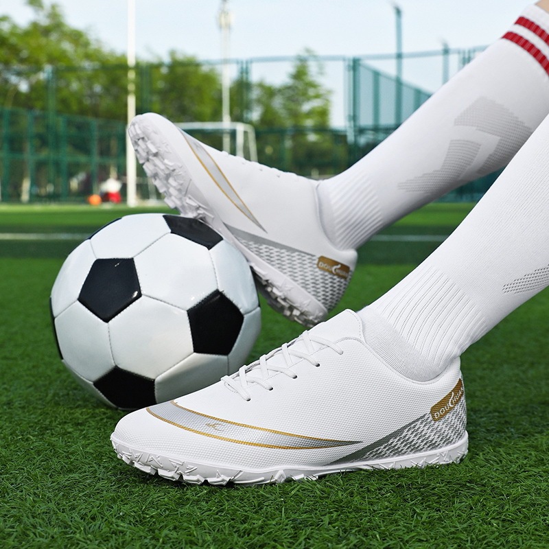 国境を越えた新しい滑り止め子供用サッカーシューズ、メンズプロスポーツトレーニングシューズ、ロートップユーススポーツシューズ|undefined