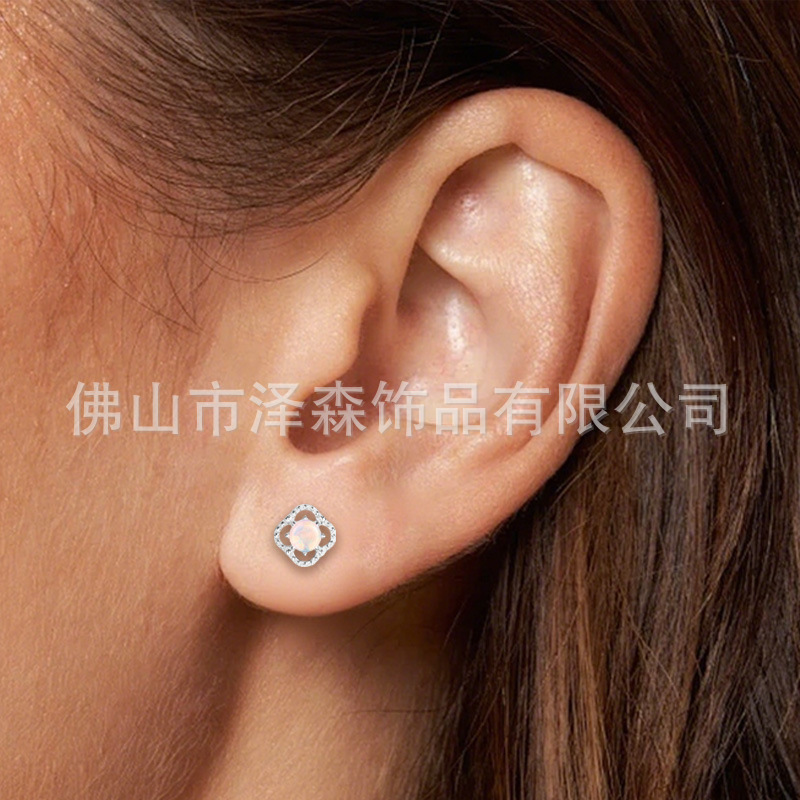 Silver pointed spike labret stud material detail