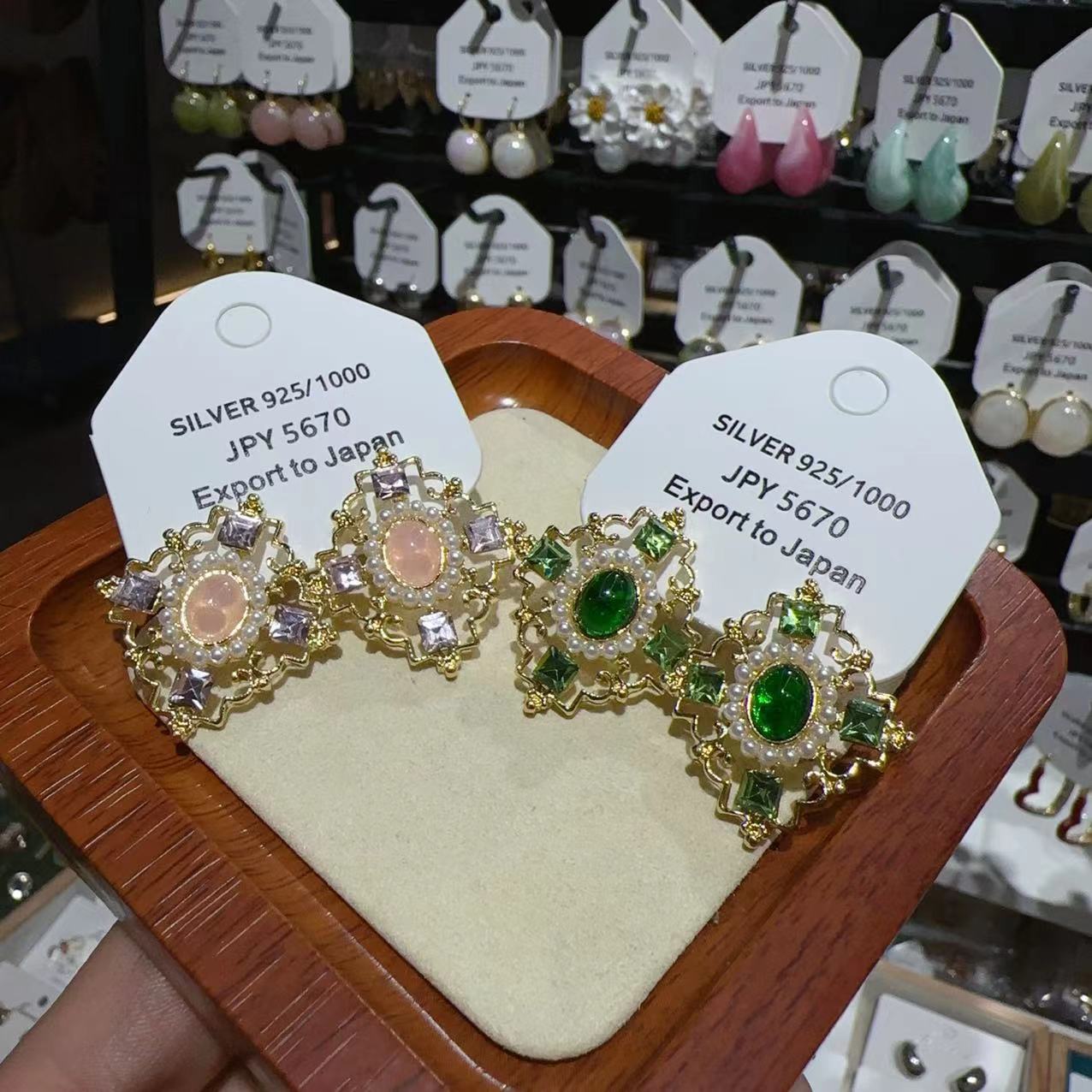 Vintage Court Style Earrings With Embedded Diamonds For Women_voghion.com