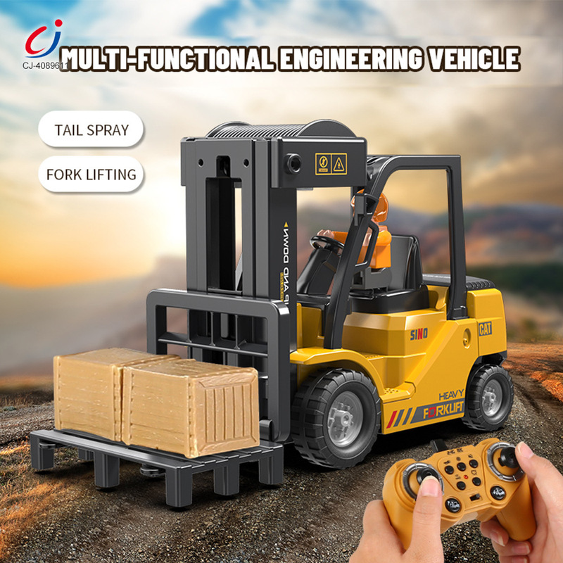 1:24 2.4g Eleven Light Music Spray Remote Control Engineering Forklift Electric Toy with Building Block Figures
